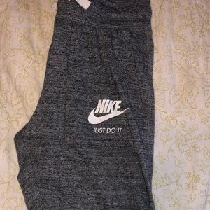 Gently used Women’s XS Nike joggers